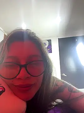 KoraSweett live sex cam