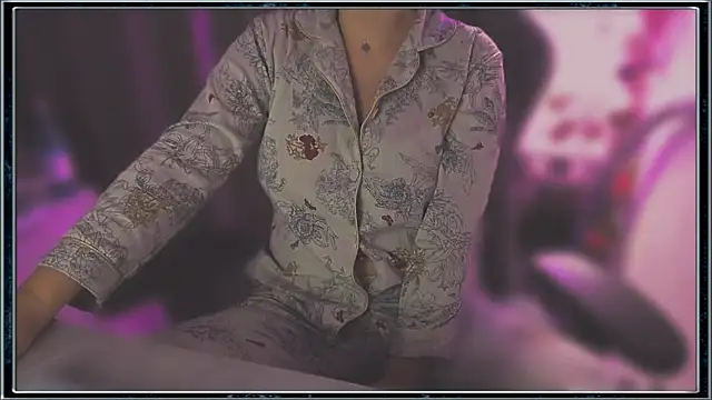 MonsteraWhite's cam snapshot