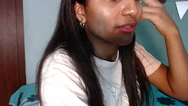 emma_stone54's cam snapshot