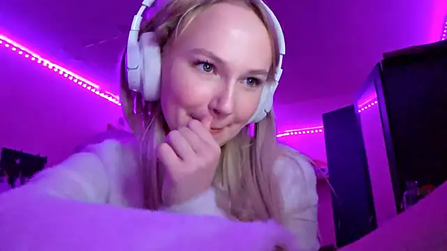 KarinRobertson live sex cam