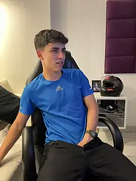 AdrianRinaldi live sex cam