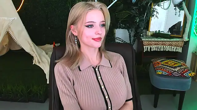 LeonaStane live sex cam