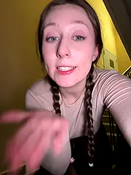 FroggyAnna live sex cam