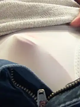 emma_tour's cam snapshot