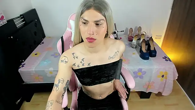 queenramoona-hot live sex cam