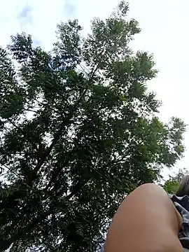 young_dairy01's cam snapshot