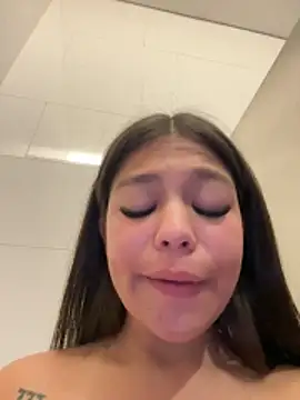 Alyshanon18 live sex cam