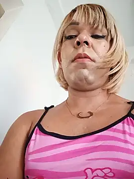 blondebitchlitle live sex cam