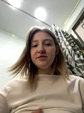 littlebitchesss live sex cam