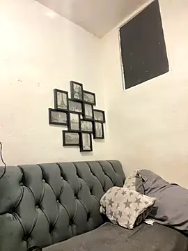 MirandaLatinaLovely live sex cam