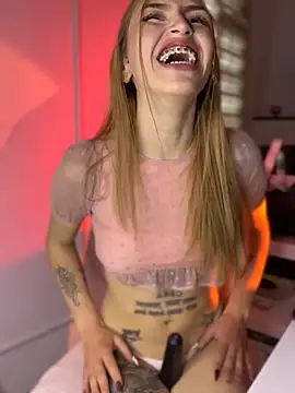 PrettyAshley_'s cam snapshot