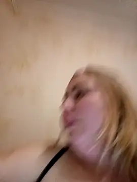 Moumy_girl live sex cam