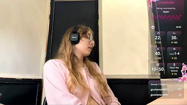 LouettaTornese live sex cam