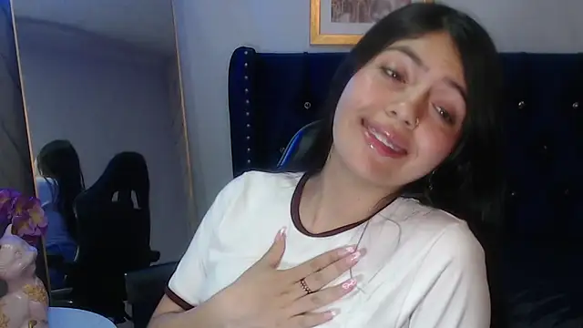 cami_goddess_r's cam snapshot