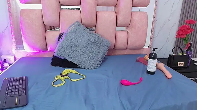 SofiaSommers's cam snapshot