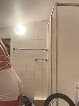 YoungJoyce live sex cam