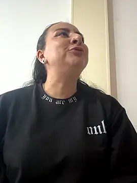 Abril_Luv's cam snapshot