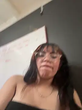 angie_rousse_'s cam snapshot