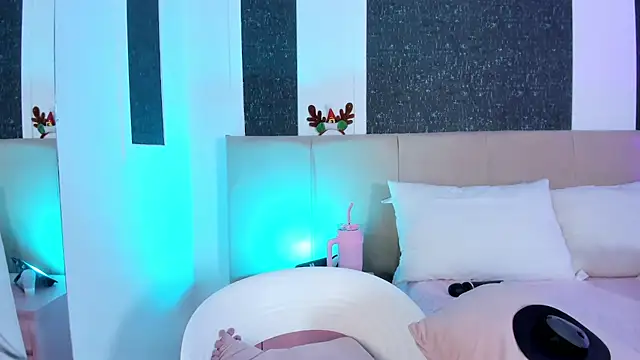 Alaia_Manson's cam snapshot