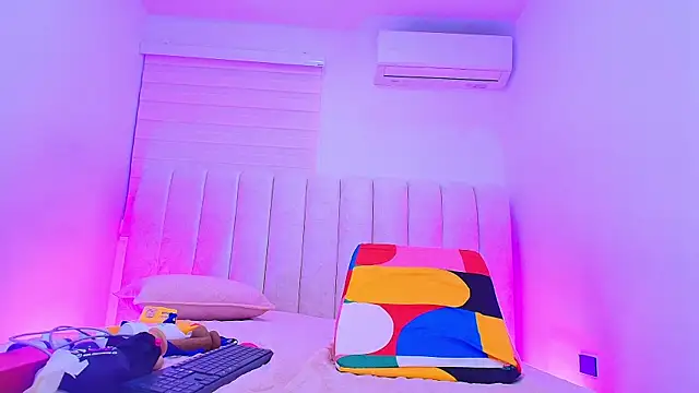 timkerbell_'s cam snapshot