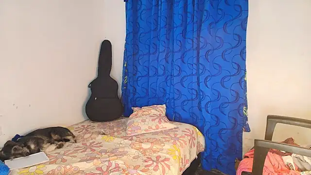 Oh_Tique live sex cam