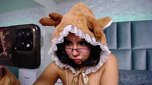 HollyPeach's cam snapshot