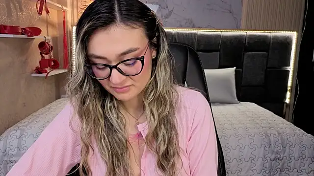 Im-Lola's cam snapshot