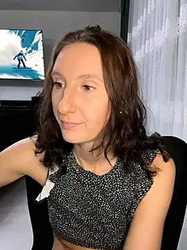 Emilia_Mausi's cam snapshot