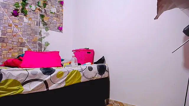 MaidenGame live sex cam