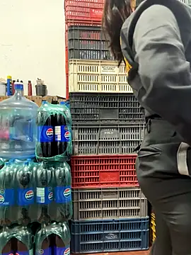 Alysson-- live sex cam