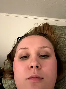 YoungJoyce's cam snapshot