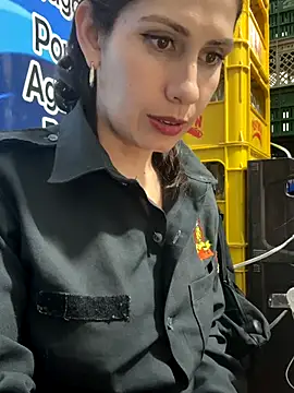 Alysson-- live sex cam