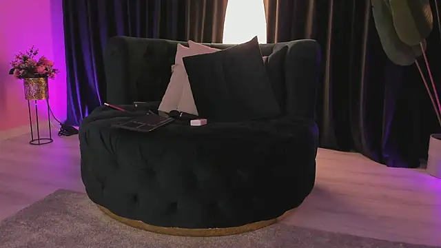 KimP0ssible's cam snapshot