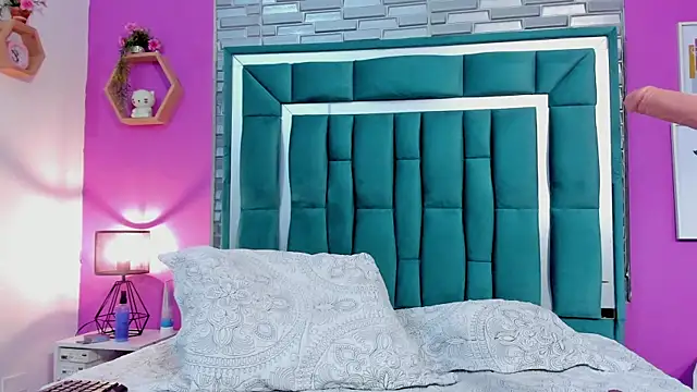 LORENSCOLLINS's cam snapshot