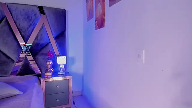 Milan_ebony's cam snapshot