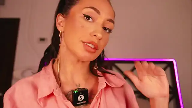 LunaMystyque live sex cam