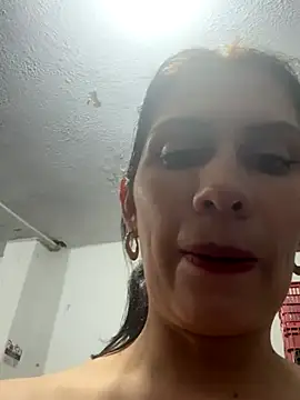 Alysson-- live sex cam