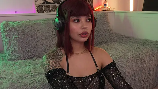 sophieee_art's cam snapshot