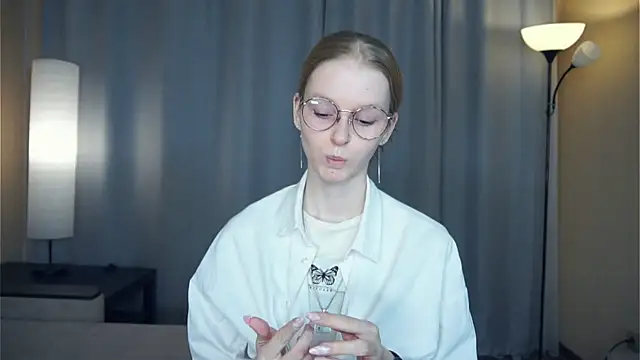 ToyaPletz live sex cam