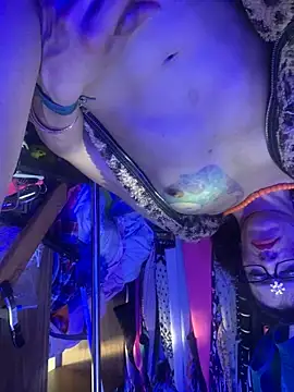 gurlnips live sex cam