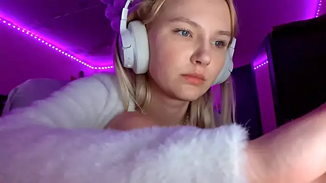 KarinRobertson live sex cam