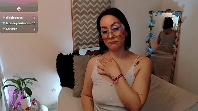 kiara_bermont's cam snapshot