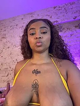 pamela_west's cam snapshot