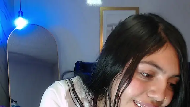 cami_goddess_r's cam snapshot