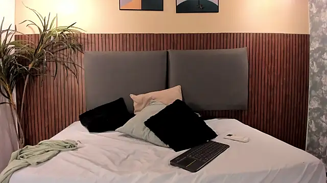 Mia_Harvey's cam snapshot