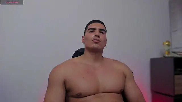 JamesGraay live sex cam