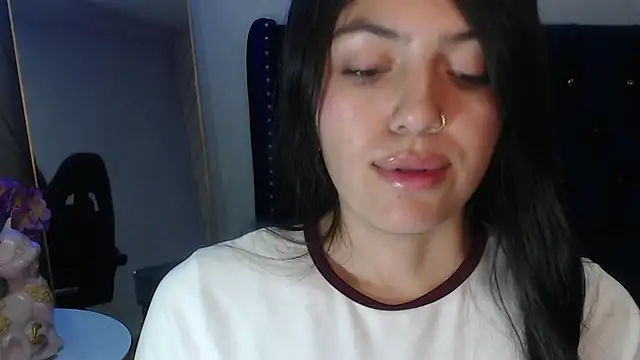 cami_goddess_r's cam snapshot