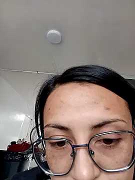 bri_ali's cam snapshot