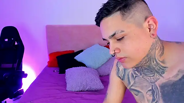 Sarahandzack's cam snapshot