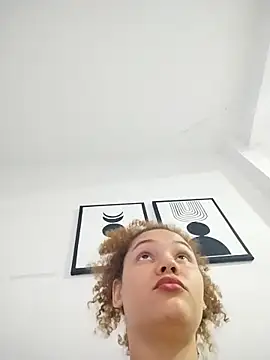 SirenRouge_69's cam snapshot